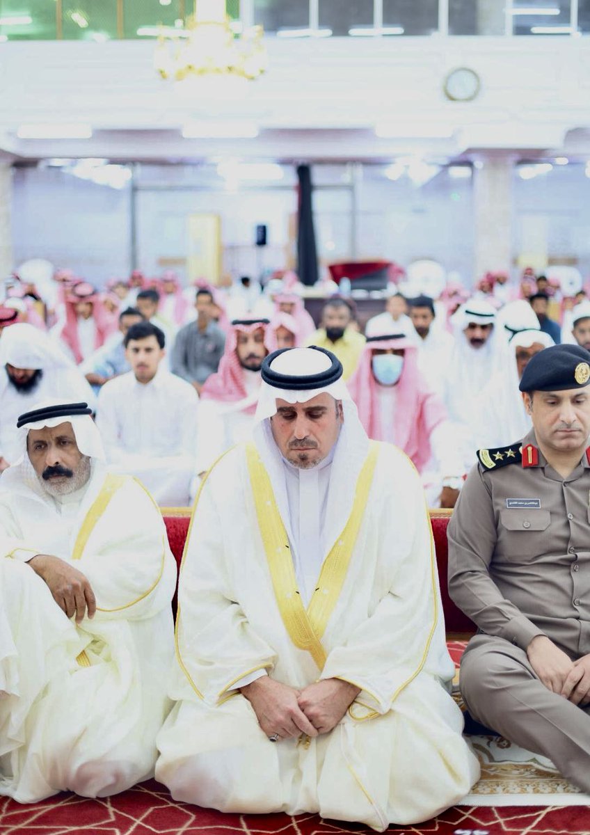 محافظ #محافظة_بني_حسن الأستاذ /  ناصر بن سعيد المالكي ، يؤدي صلاة عيد الأضحى المبارك مع الأهالي بجامع نعاش . 
#الباحة 
#إمارة_منطقة_الباحة
#محافظة_بني_حسن