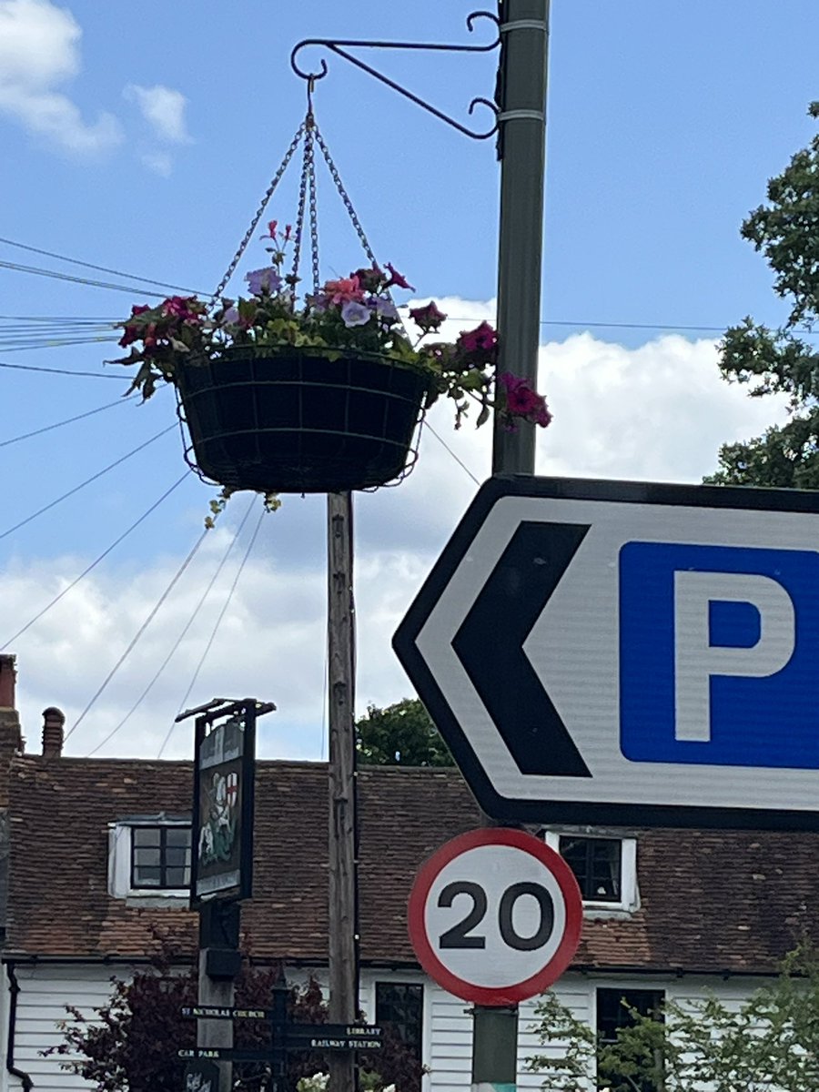 Thanks to <a href="/ElmbridgeBC/">Elmbridge BC</a> &amp; <a href="/WindowflowersUK/">Windowflowers</a> for installing hanging baskets again@TDHighStreet The #community loves them. Thanks also for the continuing support for <a href="/TDInBloom/">Thames Ditton In Bloom</a> I erected the brackets when I was <a href="/ElmbridgeBC/">Elmbridge BC</a> cllr -  so brightening for the village.