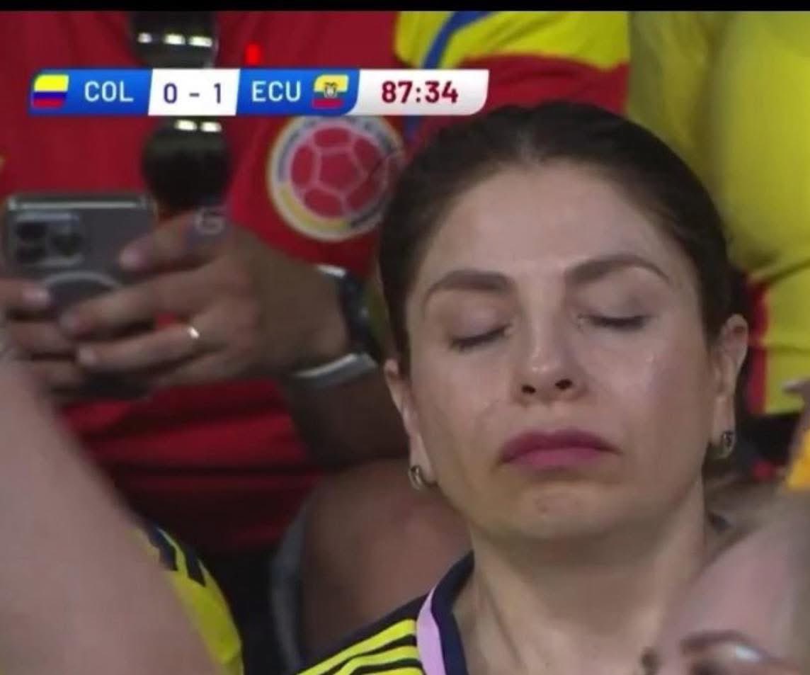HelverHafc's tweet photo. La hinchada en el Metropolitano “animando” a la Selección Colombia 🇨🇴 frente a Perú 🇵🇪: https://t.co/5XSOkowh7C