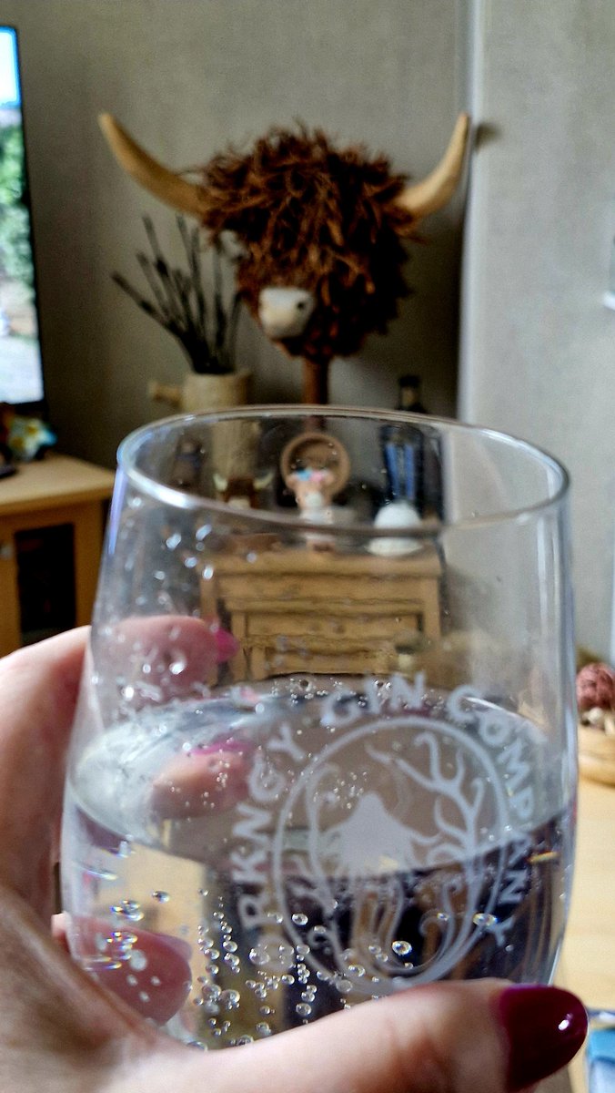 It's been a bit of a day. The highlights are flowers,cheesecake and gin!