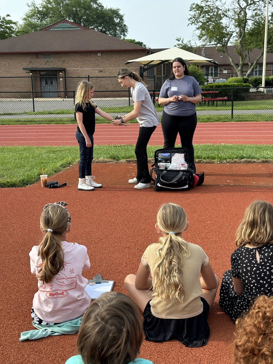 AntrimCounselor's tweet image. Antrim Elementary career day! Thank you amazing speakers! @AntrimSchool @StecchiniM @ptbeachsuper @antrim_pto #WeRBeach #Whatyoudomatters