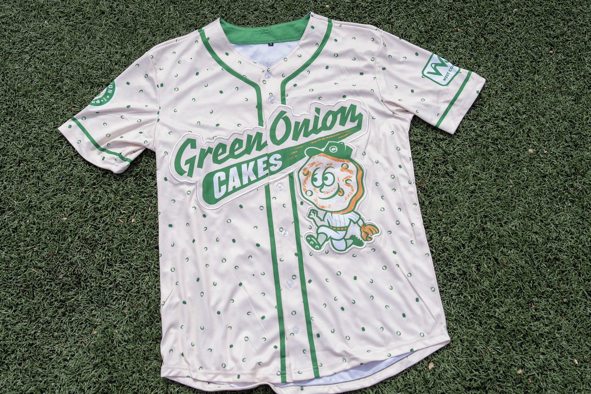 A delicious new Edmonton-inspired alternate identity for 2025 👀

Read more about the Green Onion Cake Jersey Design: riverhawksbaseball.com/news/greenonio…
