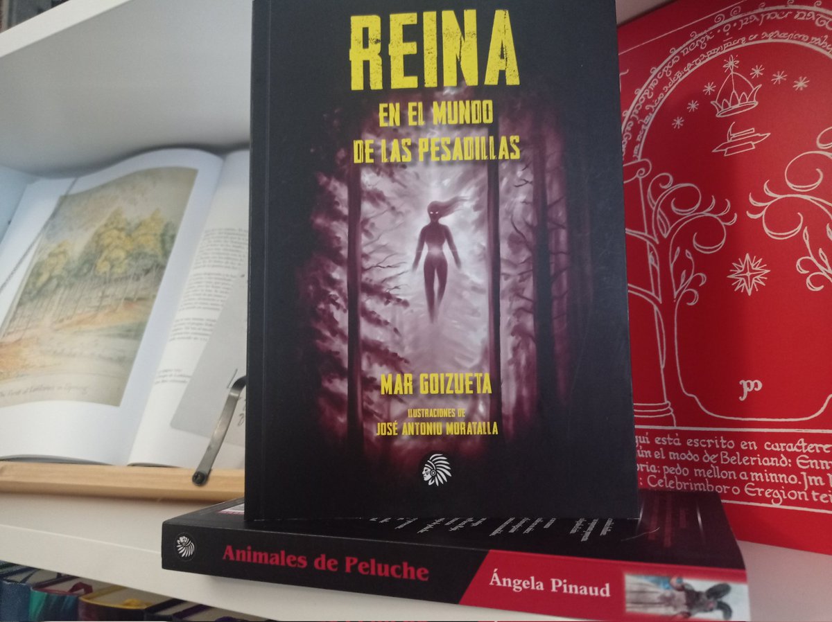 Y lo último (y no menos importante) de mi botín: un poquito del terror de <a href="/apachelibros/">apachelibros 🌈</a>, de Ángela Pinaud y mi querida <a href="/MarGoizueta/">Mar Goizueta</a>. 💖