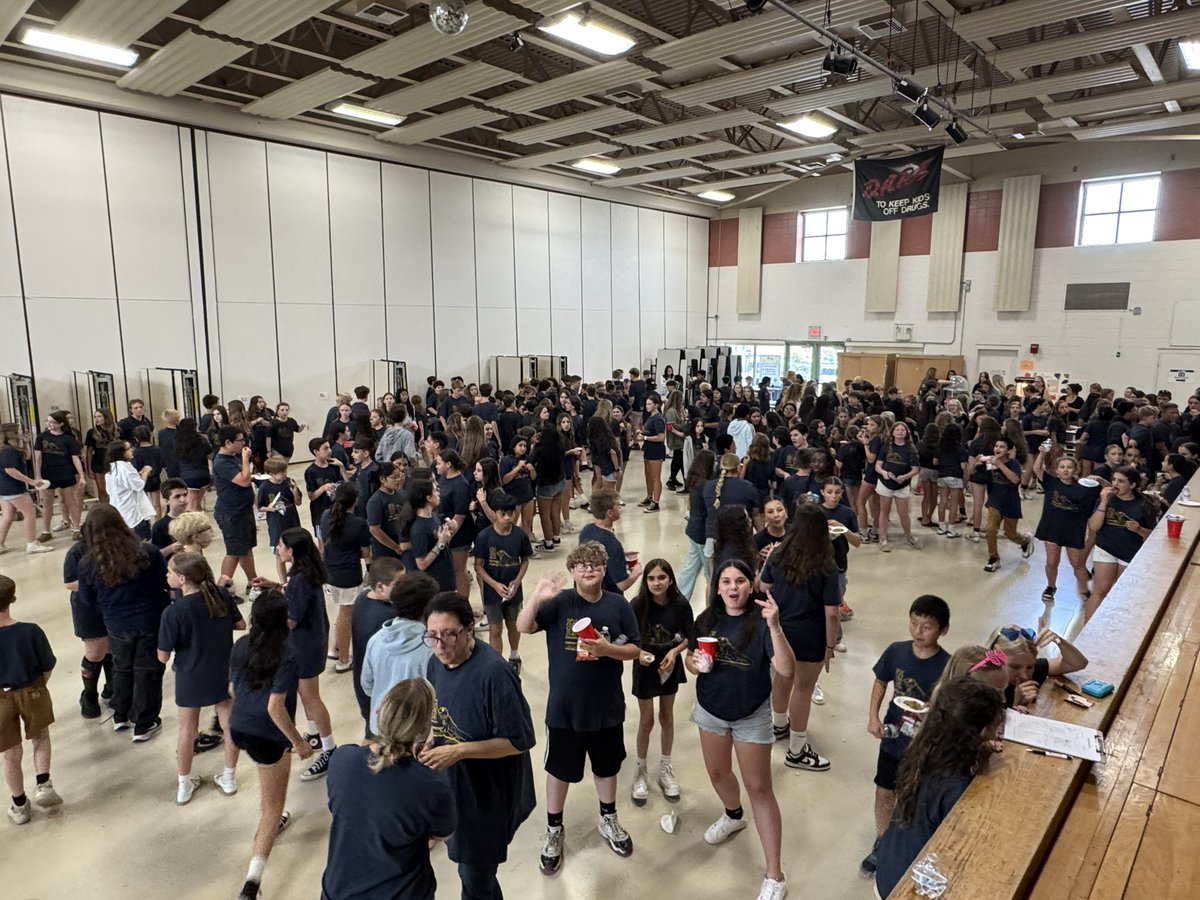Last 6th grade dance for the Class of 2025
