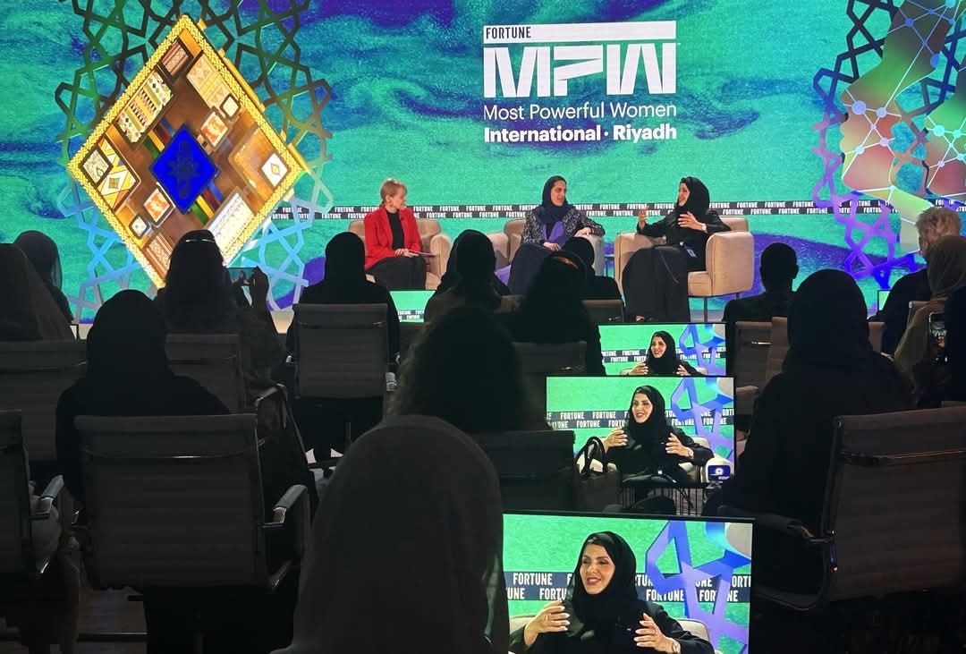 An inspiring panel with three remarkable leaders at the <a href="/FortuneMPW/">Fortune MPW</a> 🇸🇦🇸🇦 

Princess <a href="/hmalsaud1/">Haifa Mohammed Al-Saud</a>, professor Einas Al-Eisa and <a href="/dianebrady/">Diane Brady</a> share insights on how to transform education system.