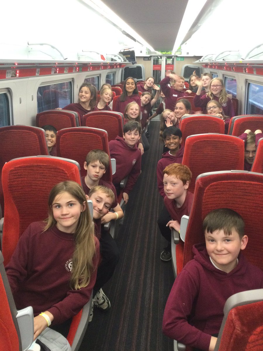 All on the train home after a very long but very exciting day! 🚆 #stgdbethelight