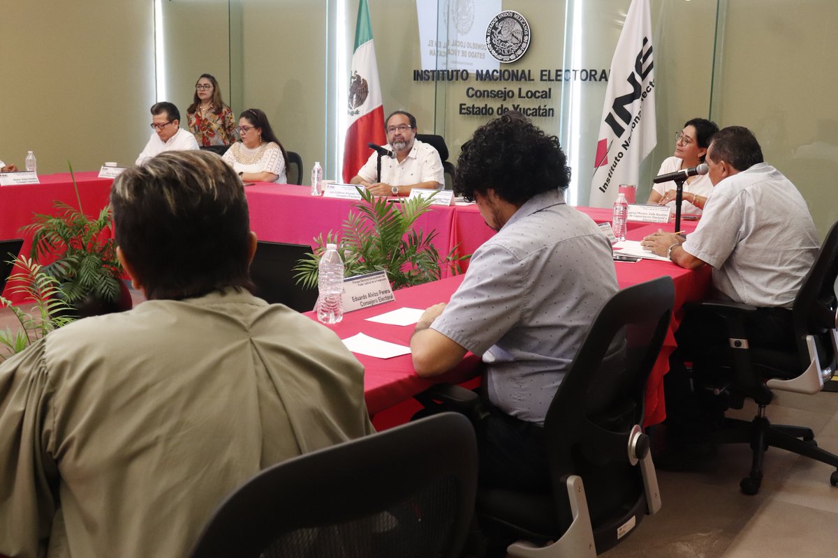 INEYucatan's tweet photo. 👉El #ConsejoLocal del #INE en #Yucatán reanudó su sesión permanente para dar seguimiento al desarrollo de los cómputos distritales correspondientes a la elección de diversos cargos del Poder Judicial de la Federación ⚖️ . https://t.co/KYD0Iat2Up