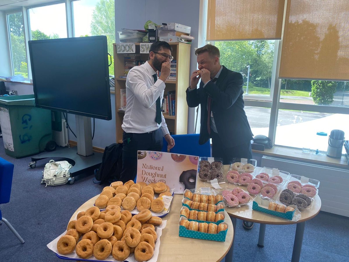 sptacademy's tweet image. 🍩 It’s #NationalDoughnutDay — and we’re sprinkling kindness like icing sugar!

Staff and Year 11s got a well-deserved treat today as part of our wellbeing celebrations.

They were also up for grabs through #WorkOfTheWeek - A sweet reward for outstanding effort!

#Community