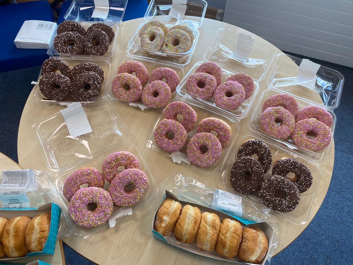 sptacademy's tweet image. 🍩 It’s #NationalDoughnutDay — and we’re sprinkling kindness like icing sugar!

Staff and Year 11s got a well-deserved treat today as part of our wellbeing celebrations.

They were also up for grabs through #WorkOfTheWeek - A sweet reward for outstanding effort!

#Community