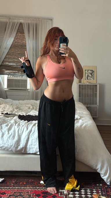 2 pic. Physical therapy https://t.co/nZ7yV8Ouxv