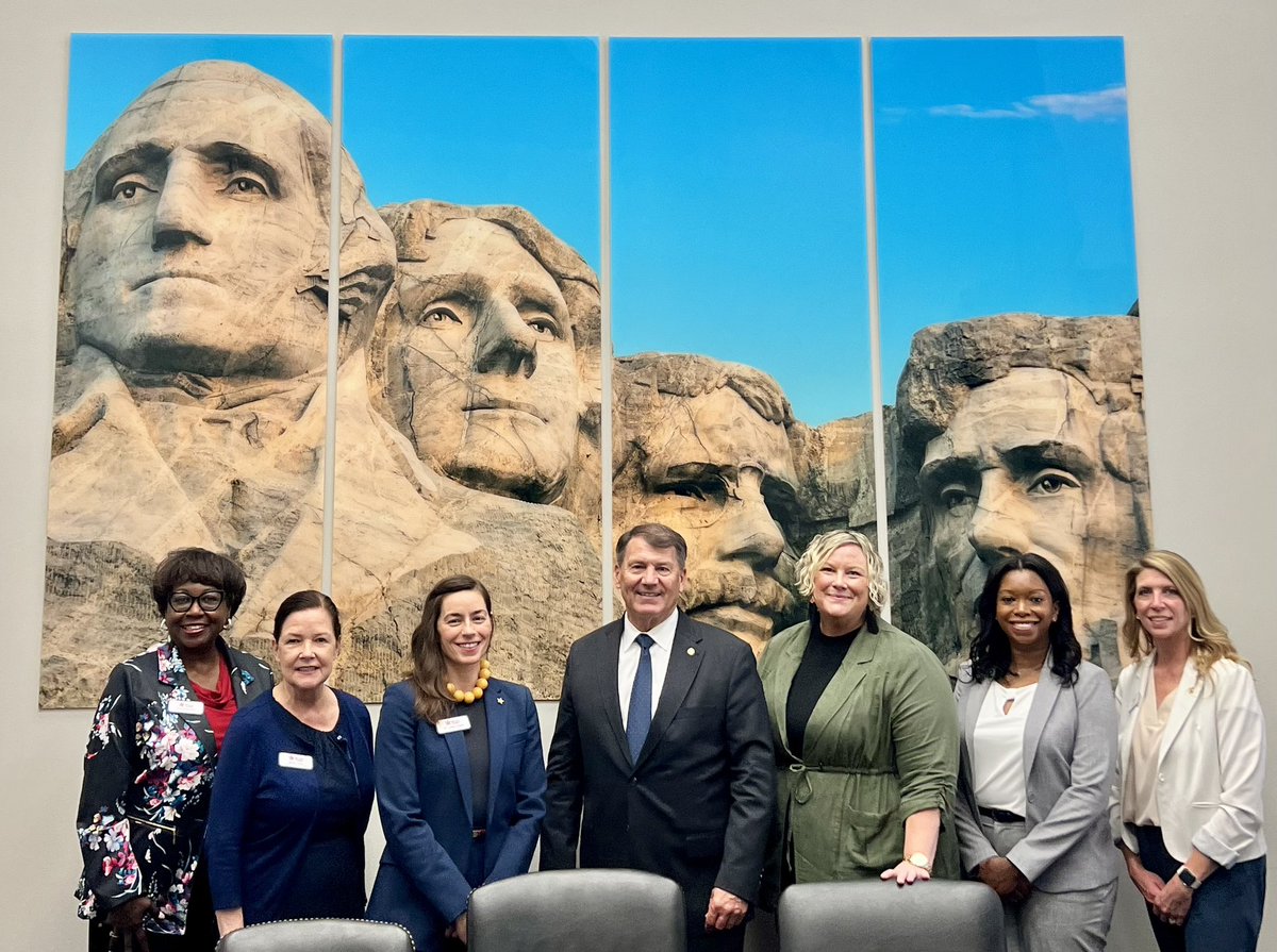 BlueStarFamily's tweet image. Great meeting with Senator Rounds discussing our mutual priorities to improve the lives of military and veterans families, including our Blue Star Outdoors partnership with Ellsworth AFB and the Purple Star Schools initiative.
#BlueStarImpact
@BlueStarFamily
@SenatorRounds