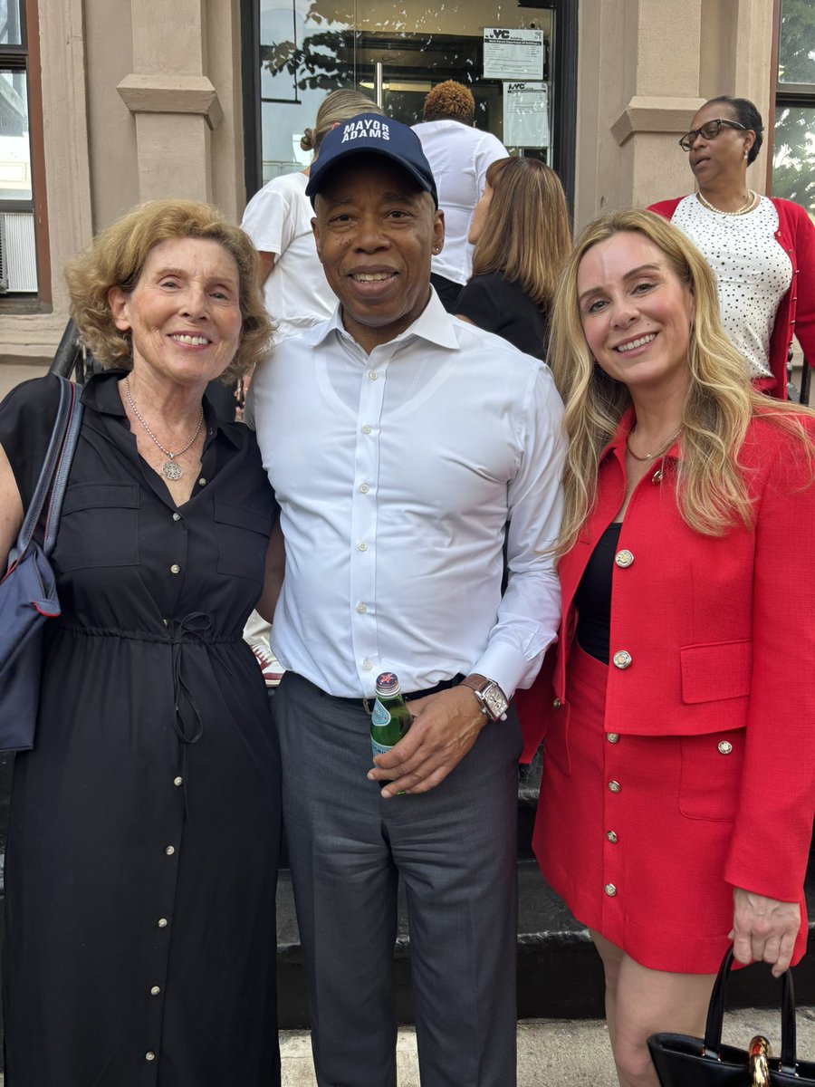 Maria Danzilo (@maria4dist6) on Twitter photo Thank you <a href="/NYCMayor/">Mayor Eric Adams</a> for meeting with many concerned residents yesterday and for your steadfast support of every NYC neighborhood.
Hearing our concerns directly is so greatly appreciated especially as our local community boards do not represent the constituents. They are Thank you <a href="/NYCMayor/">Mayor Eric Adams</a> for meeting with many concerned residents yesterday and for your steadfast support of every NYC neighborhood.
Hearing our concerns directly is so greatly appreciated especially as our local community boards do not represent the constituents. They are