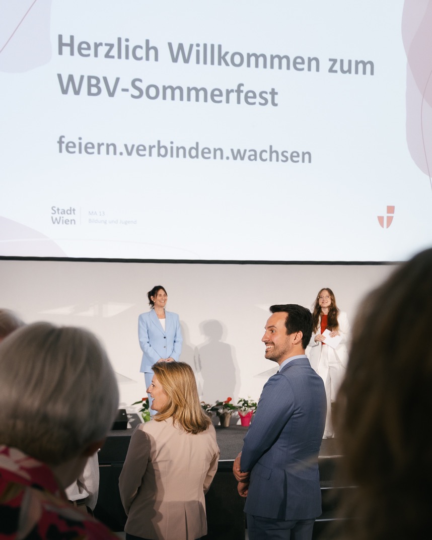 B_Emmerling's tweet image. 🎉 Wir schauen zurück auf 3 Jahre Wiener Bildungsversprechen!
Am 5. Juni feiern wir mit über 300 Pädagoginnen & Partnerinnen die Erfolge, sagen Danke für die Wegbegleitung & verabschieden feierlich die ersten Schulen