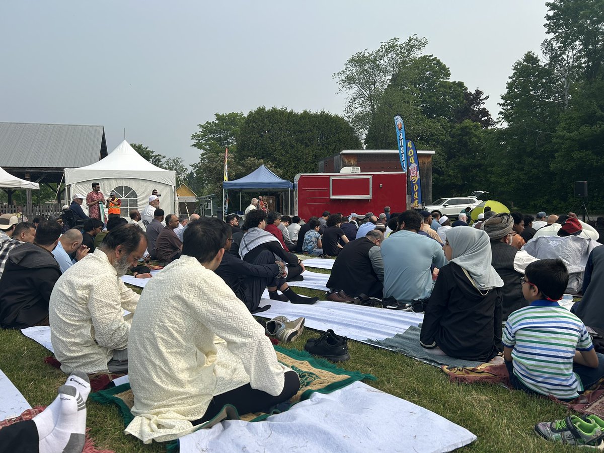 abdi_bileh's tweet image. À l’occasion de l’Eid al-Adha, je tiens, au nom de ma famille et de l’ensemble de la communauté de la diaspora, à adresser mes vœux les plus chaleureux à toutes celles et tous ceux qui célèbrent cette fête sacrée.
Eid Mubarak à toutes et à tous!
Abdi Bileh