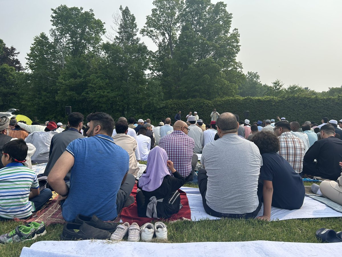abdi_bileh's tweet image. À l’occasion de l’Eid al-Adha, je tiens, au nom de ma famille et de l’ensemble de la communauté de la diaspora, à adresser mes vœux les plus chaleureux à toutes celles et tous ceux qui célèbrent cette fête sacrée.
Eid Mubarak à toutes et à tous!
Abdi Bileh