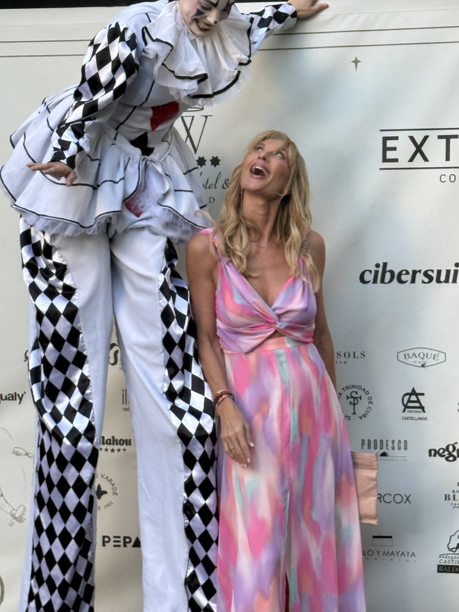 PontMonica's tweet photo. Noche mágica en el @HotelWellington con la presentación de la nueva colección de @theextremecolle y yo vestida con un vestido estampado y veraniego de @ModaLauraBernal @trastiendapress #summercircusparty #theextremecollection #modalaurabernal https://t.co/hyZAxtav7s