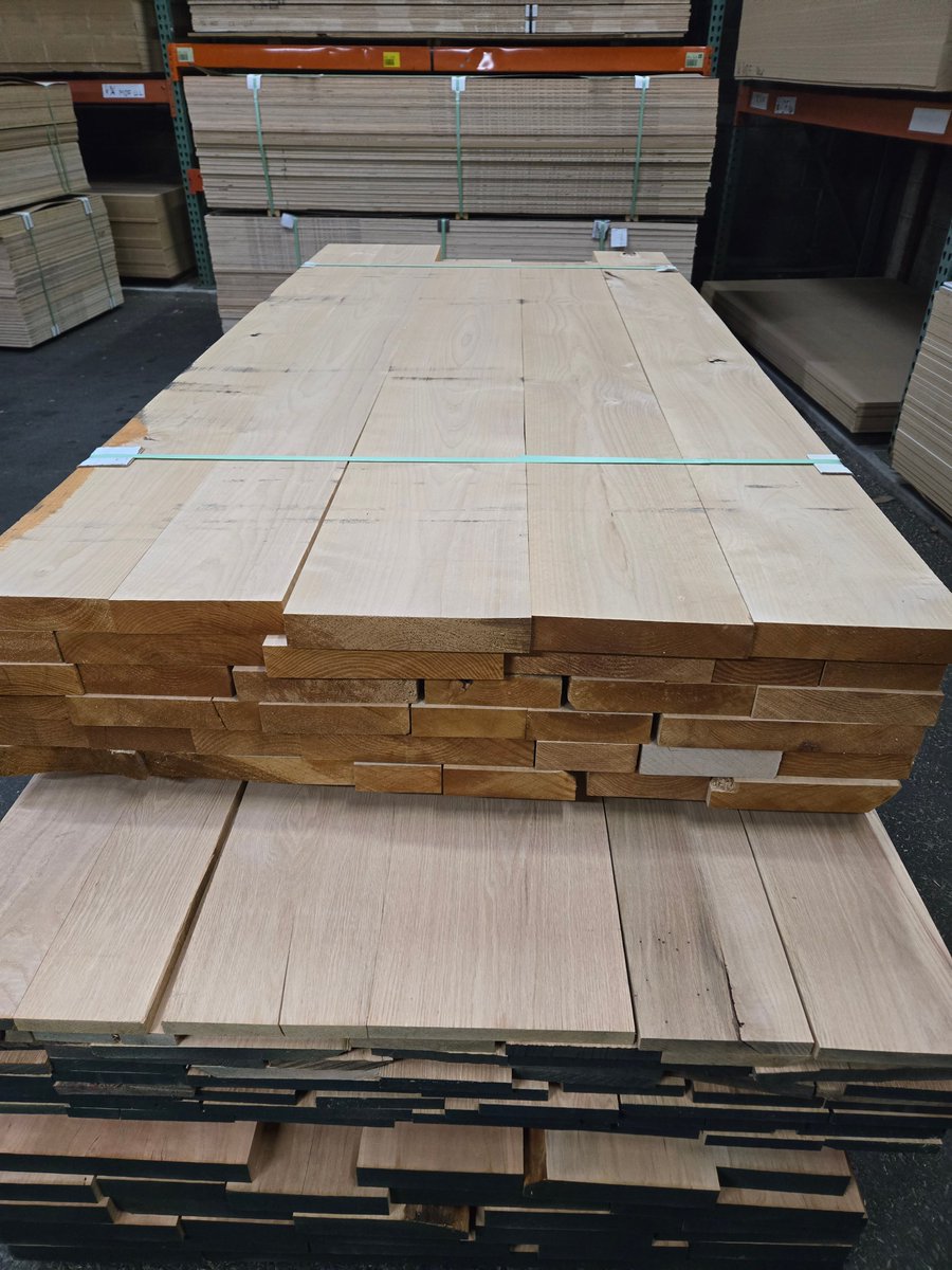 Sapele, Iroko (African Teak), Alder and Red Oak! New stacks going in the bin today!
-
-
-
-
#macbeath #hardwood #lumber #woodworking #diy