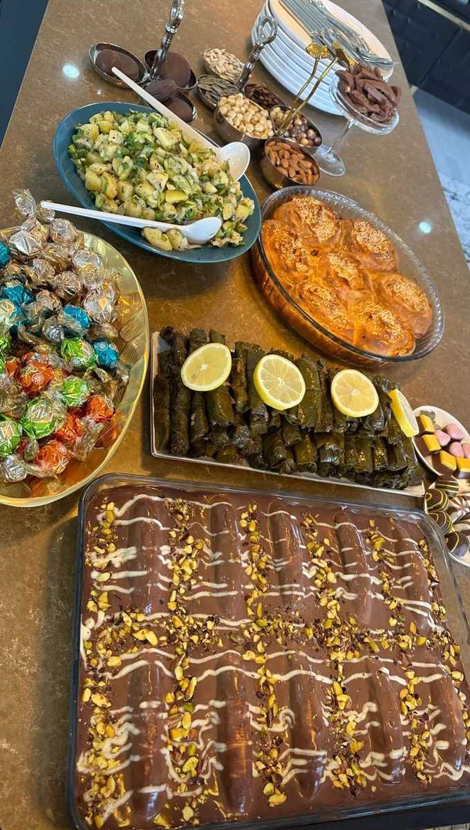 Külkedisi'nin mutfak mesaisi bitmiştir. Şimdi keyif zamanı Sevdiklerimle :)) 💃