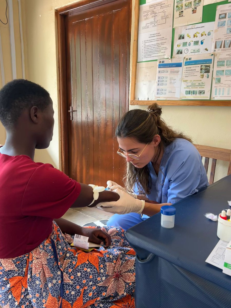 onda0monforte's tweet photo. Voluntariado nun Hospital de Tanzania dunha moza monfortina. Sara Blanco Rodríguez vén de rematar Medicina e antes de poñerse a preparar o MIR participou desta experiencia que comparte connosco en +d1. Podes escoitala de novo nesta ligazón https://t.co/mGapj4VIUp https://t.co/SaEqJdCLnq