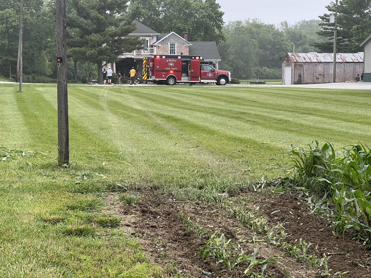 An awful crash in #Troy. A car smashed into this home on SR-202. 

Tire tracks show the car was off the road for quite some time before smashing into the home. 

#MiamiCounty dispatchers tell <a href="/whiotv/">WHIO-TV</a> at least one person was hurt here. 

MORE DETAILS: whio.com/news/local/inj…