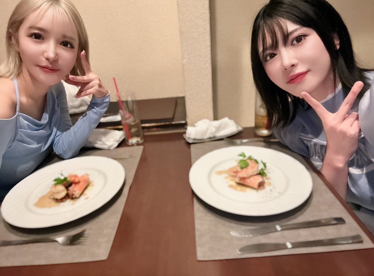 女子会🥰🥰🥰🥰🥰 https://t.co/THspkiEEXV