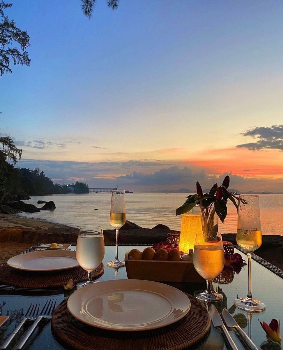 tmbIrpics's tweet image. Romantic date