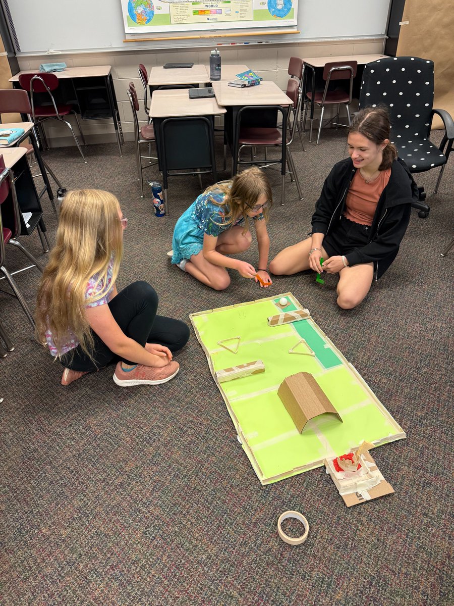 Student &amp; Teacher Energizing Minds(STEM) <a href="/BVHawksBPS/">Bellevue Elementary</a> <a href="/BellevueSchools/">Bellevue Public Schools</a> #Engagement