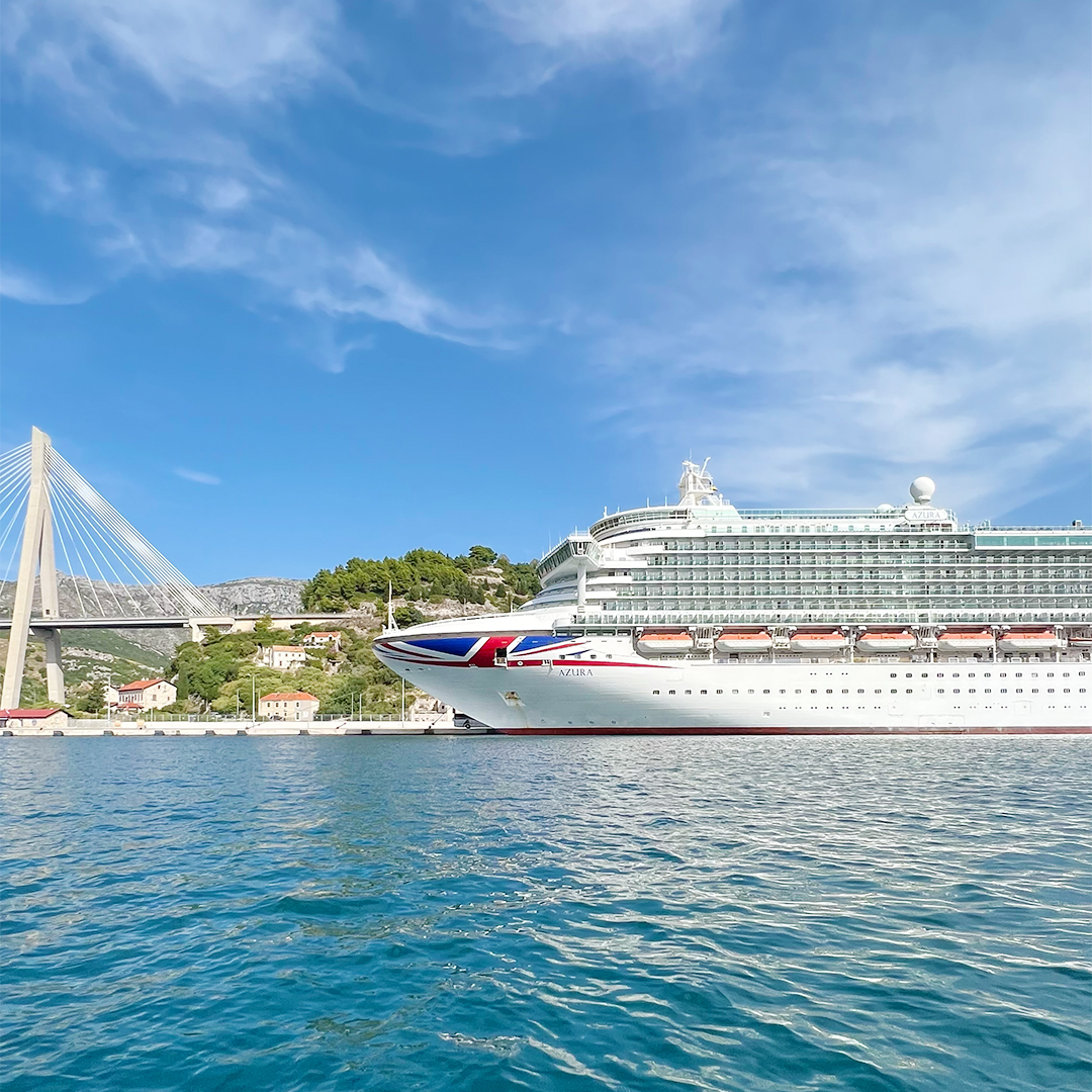 pandocruises's tweet image. Today, Azura is docked in a coastal gem known for its iconic old town and Adriatic charm. Can you guess the destination? 🇭🇷