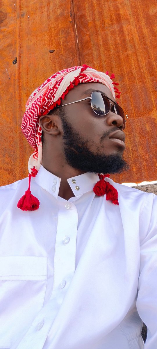 Hope ain't late 😁

EID Mubarak to all my Muslim brothers and sisters