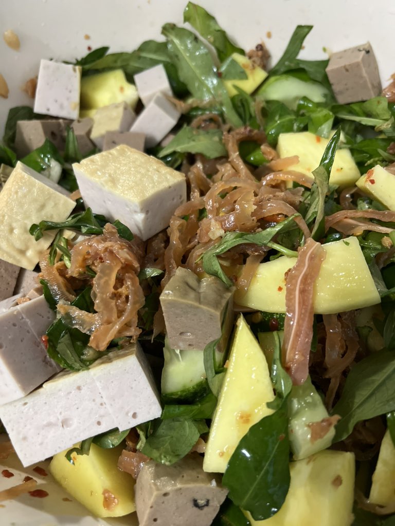 thuyan0809's tweet photo. Thèm tré trộn của bà chị Đà Nẵng qué 🤤 https://t.co/BubjZPEjPn