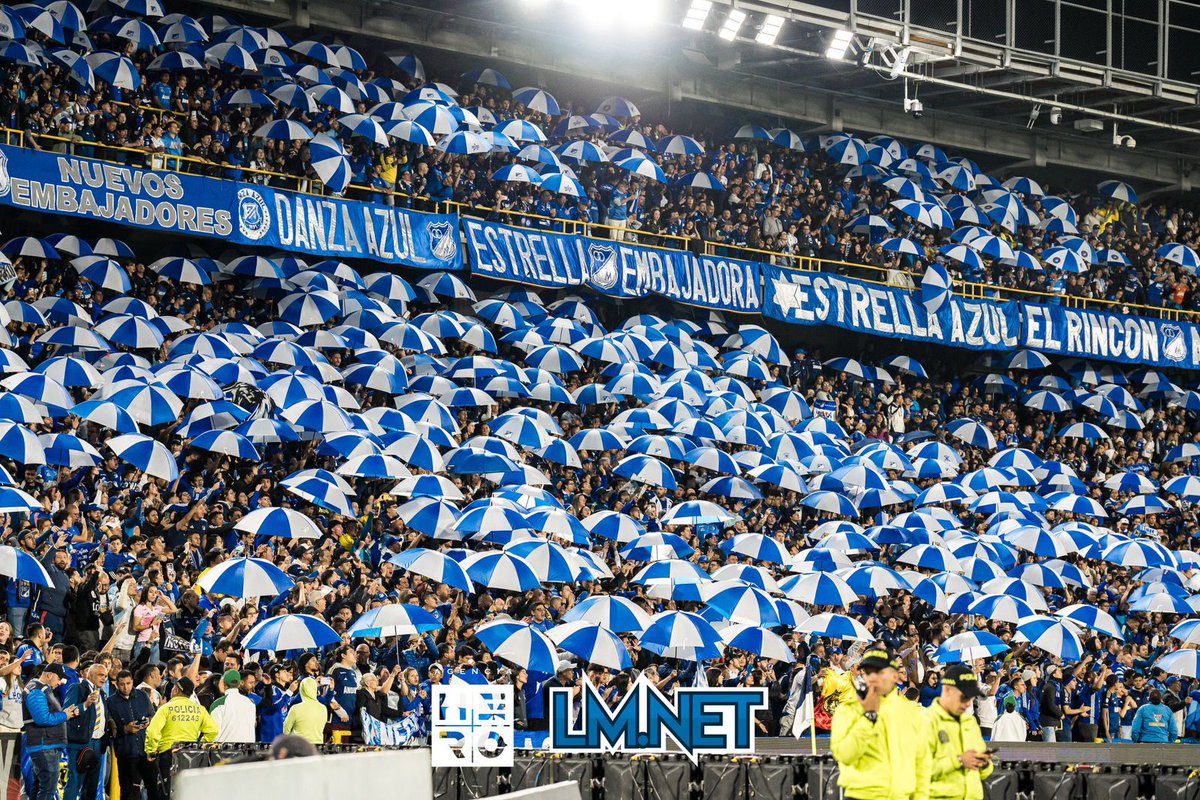 UNIBAM_MFC's tweet photo. Las barras tradicionales de Millonarios le agradecen a la hinchada Embajadora por la confianza depositada con la actividad realizada la noche anterior en el estadio, seguiremos trabajando siempre en función de la hinchada...

#MillonariosEsSuHinchada https://t.co/DLP4Kg5l6l