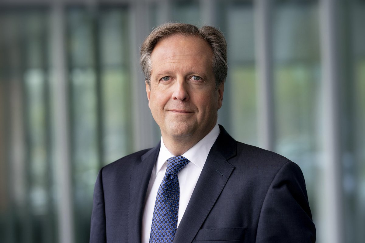Frank S. Visser (@frankvisser1987) on Twitter photo Gisteren besloot <a href="/Raad015/">GemeenteraadDelft</a> <a href="/APechtold/">Alexander Pechtold</a> aan te bevelen als nieuwe burgemeester van Delft en daarmee <a href="/VanBijsterveldt/">MarjaVanBijsterveldt</a> op te volgen. <a href="/CDAdelft/">CDA Delft</a> kijkt uit naar de samenwerking en wenst de heer Pechtold en zijn naasten een mooie en waardevolle tijd toe in Delft: cda.nl/zuid-holland/dβ¦ Gisteren besloot <a href="/Raad015/">GemeenteraadDelft</a> <a href="/APechtold/">Alexander Pechtold</a> aan te bevelen als nieuwe burgemeester van Delft en daarmee <a href="/VanBijsterveldt/">MarjaVanBijsterveldt</a> op te volgen. <a href="/CDAdelft/">CDA Delft</a> kijkt uit naar de samenwerking en wenst de heer Pechtold en zijn naasten een mooie en waardevolle tijd toe in Delft: cda.nl/zuid-holland/dβ¦