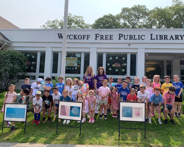 WyckoffLibrary's tweet image. Happy Library Card Day to our Washington 1st graders!!! We had an awesome visit! 🎉🎊🎈🎈🎈📖💚🥰 @WPSWashington @wyckoffschools