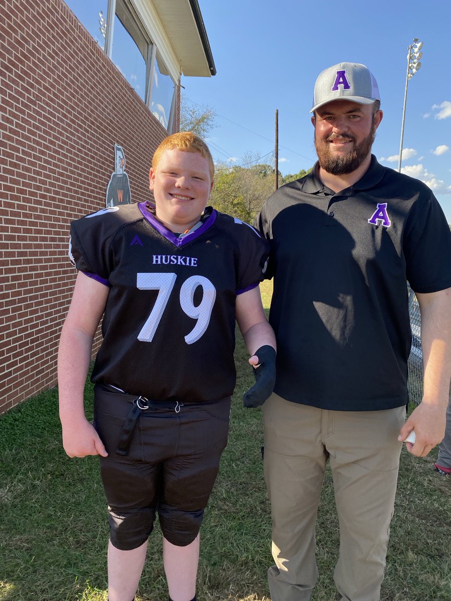 Hunter Wingler (@hunterwingler1) on Twitter photo Throwing it back to middle school. Coach Wineberg was my OL/DL coach and a former standout for <a href="/CatamountsFB/">Western Carolina Football</a>. Great mentor! <a href="/CoachCochran58/">Brian Cochran</a> <a href="/CoachKerwinBell/">Kerwin Bell</a> <a href="/BrianBergheim/">Brian Bergheim</a> <a href="/CoachWellsWCU/">Rylan Wells</a> <a href="/CoachKingWCU/">Jeremy King</a> Throwing it back to middle school. Coach Wineberg was my OL/DL coach and a former standout for <a href="/CatamountsFB/">Western Carolina Football</a>. Great mentor! <a href="/CoachCochran58/">Brian Cochran</a> <a href="/CoachKerwinBell/">Kerwin Bell</a> <a href="/BrianBergheim/">Brian Bergheim</a> <a href="/CoachWellsWCU/">Rylan Wells</a> <a href="/CoachKingWCU/">Jeremy King</a>