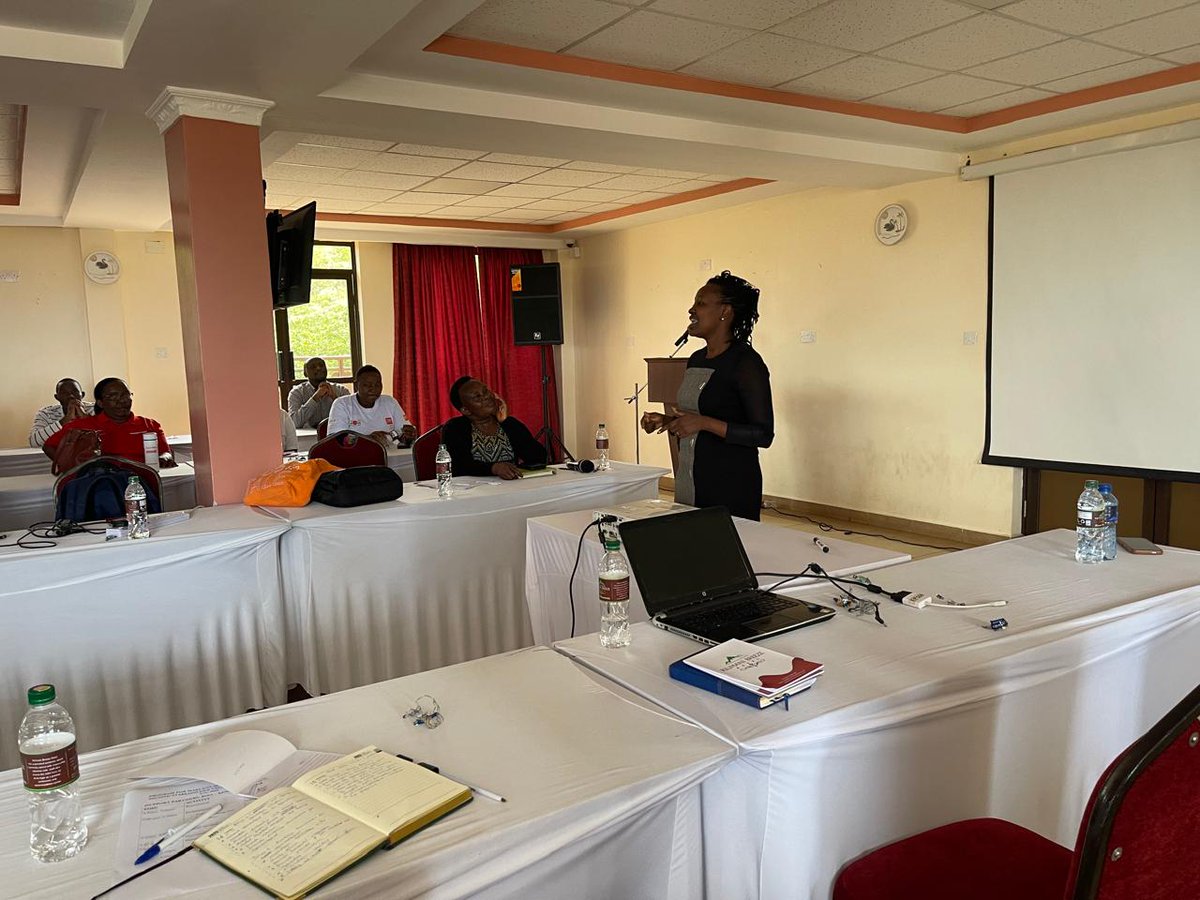 BIBA_Kenya's tweet image. One step closer to a sustainable future in Makueni!
Today, Makueni County held a stakeholders' validation meeting for its Agroecology Policy draft with support from BIBA Kenya & @Greenpeaceafric
Next stop: County Assembly & Cabinet approval.
#Agroecology