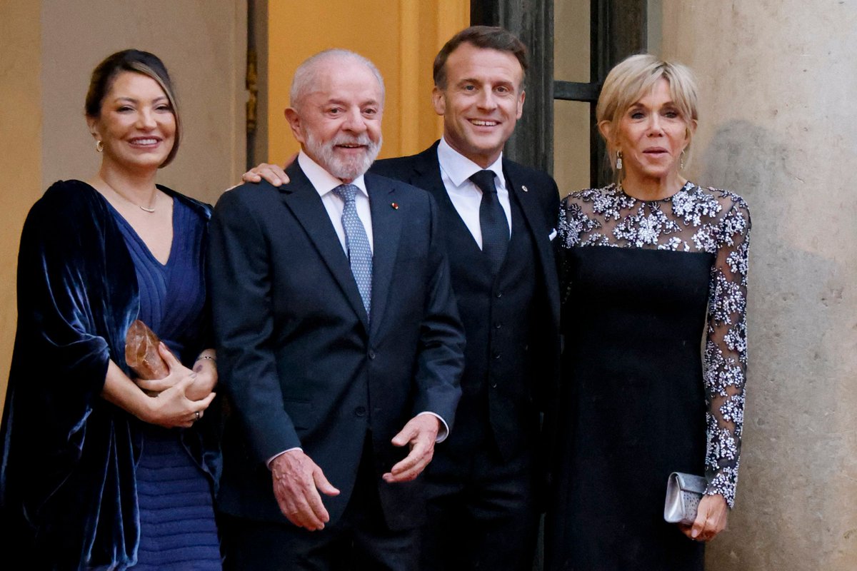 Lula recebe título de doutor 'honoris causa' de universidade francesa
exame.com/brasil/lula-re…