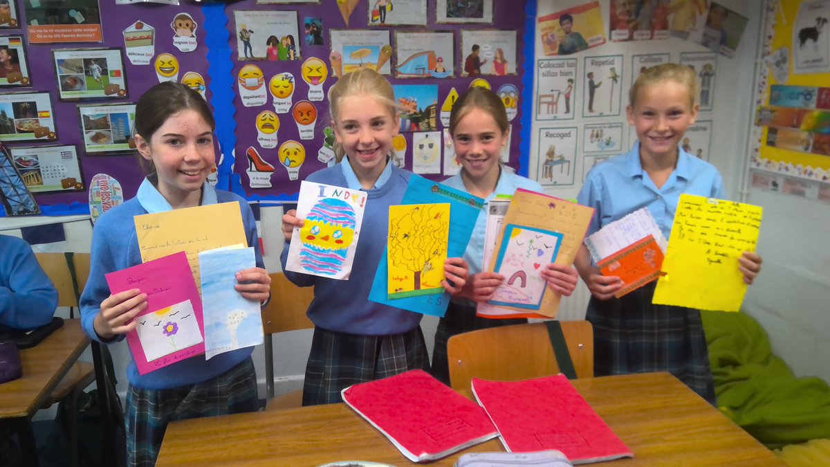 HZG_Academic's tweet photo. So much excitement in Year 6 this week when their French pen pals wrote to them in French and sent lovely illustrated cards and letters. En français, bien sûr! #HazlegroveYear6 #HazlegroveLanguages #HazlegroveAcademic #HazlegroveRespect https://t.co/TAZpE4CJH7