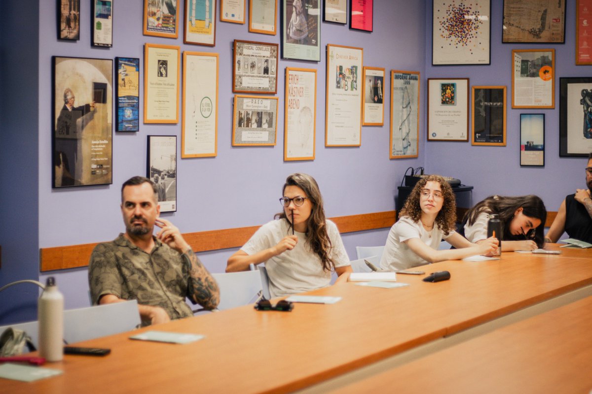 Humans Fest (@humansfest) on Twitter photo Hemos celebrado el taller para profesionales y estudiantes del sector audiovisual #HumansFest2025 en el <a href="/CMRectorPeset/">C.M. Rector Peset</a> 🎥
Una formación impartida por <a href="/MAngelFont/">Miguel Ángel Font Bisier</a>, organizada con <a href="/CERMICV/">CERMI CV</a>, por un cine más incluso 👌
¡Muchas gracias por vuestro interés en inscribiros y aprender! ❤️ Hemos celebrado el taller para profesionales y estudiantes del sector audiovisual #HumansFest2025 en el <a href="/CMRectorPeset/">C.M. Rector Peset</a> 🎥
Una formación impartida por <a href="/MAngelFont/">Miguel Ángel Font Bisier</a>, organizada con <a href="/CERMICV/">CERMI CV</a>, por un cine más incluso 👌
¡Muchas gracias por vuestro interés en inscribiros y aprender! ❤️