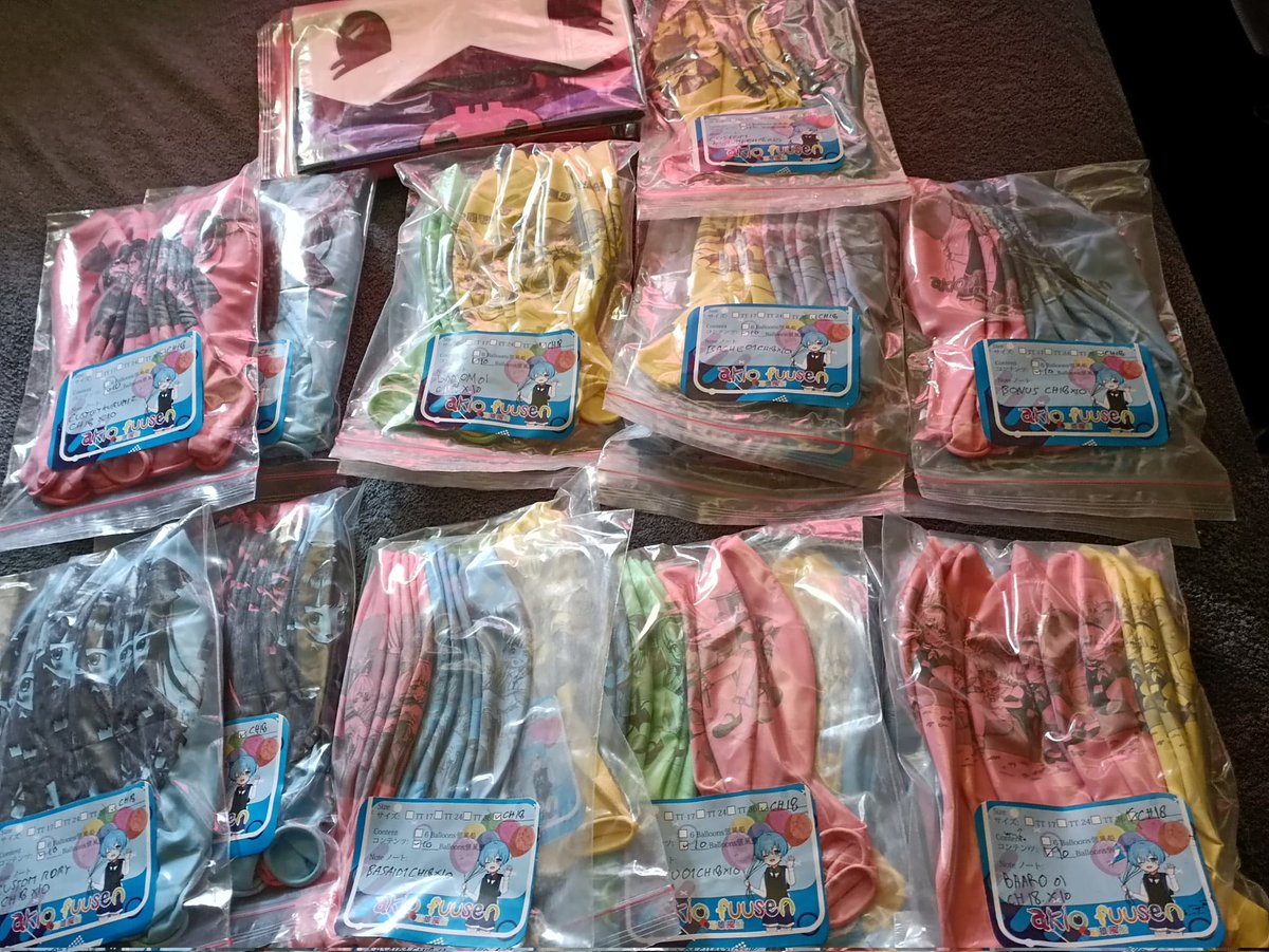 I got all this cuties from <a href="/akiofuusen/">Akio Fuusen</a>. I love them but for now i can't inflate any. Also thanks for the gifts ❤️❤️❤️