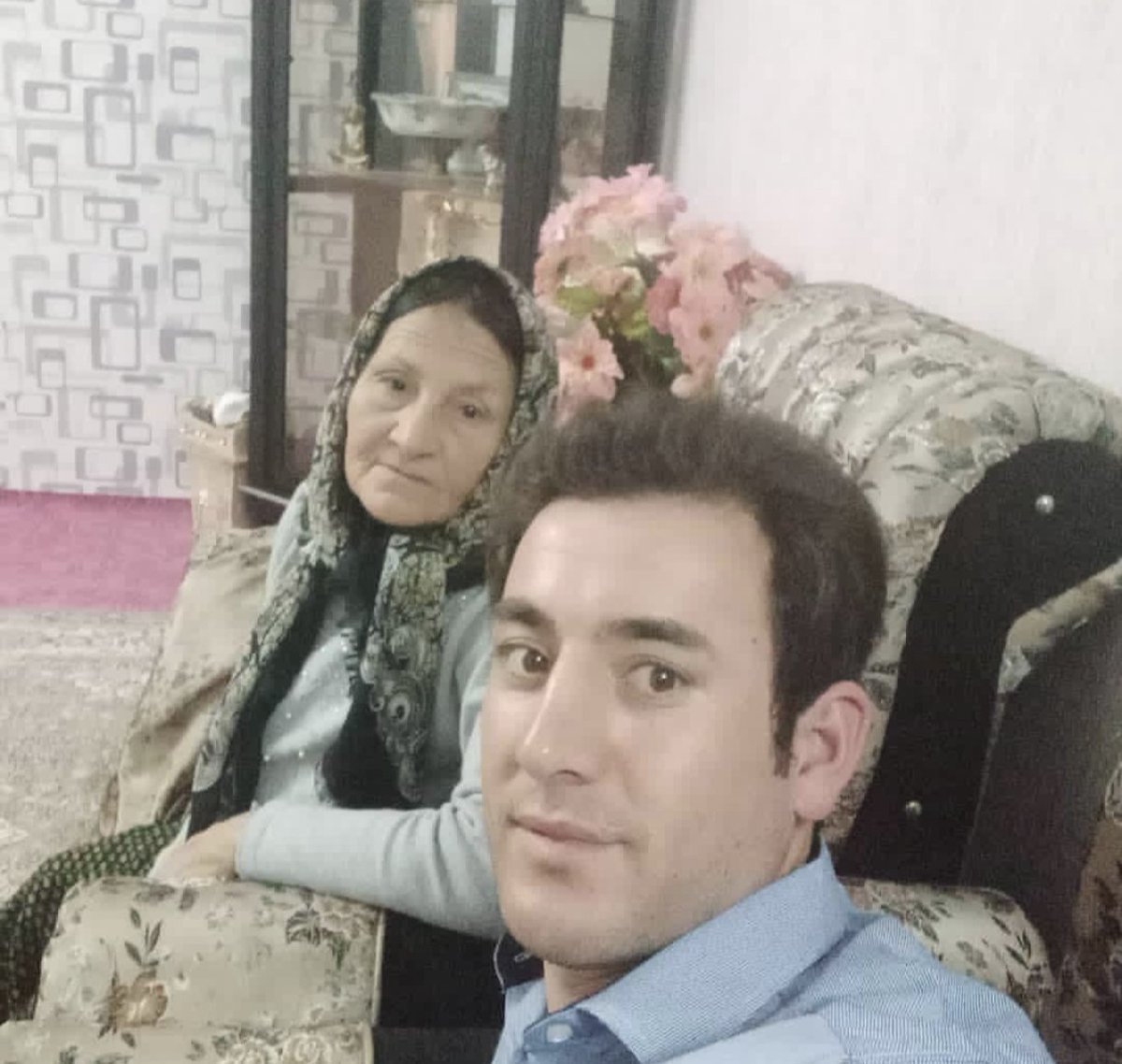 ریدم دهنت زن که همچین کثافتی رو پس انداختی