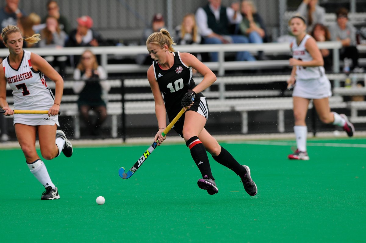 UMassFH's tweet image. Squaring off on the international stage ⚔️
UMass legends Claire Danahy and Sarah Hawkshaw face each other this weekend as @USAFieldHockey hosts @irishhockey for two matchups this weekend, June 7 & 8
📺 bit.ly/3Tb0GDH | #RollUMass