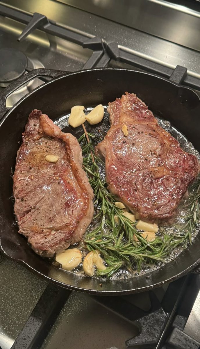 Bllury's tweet image. 