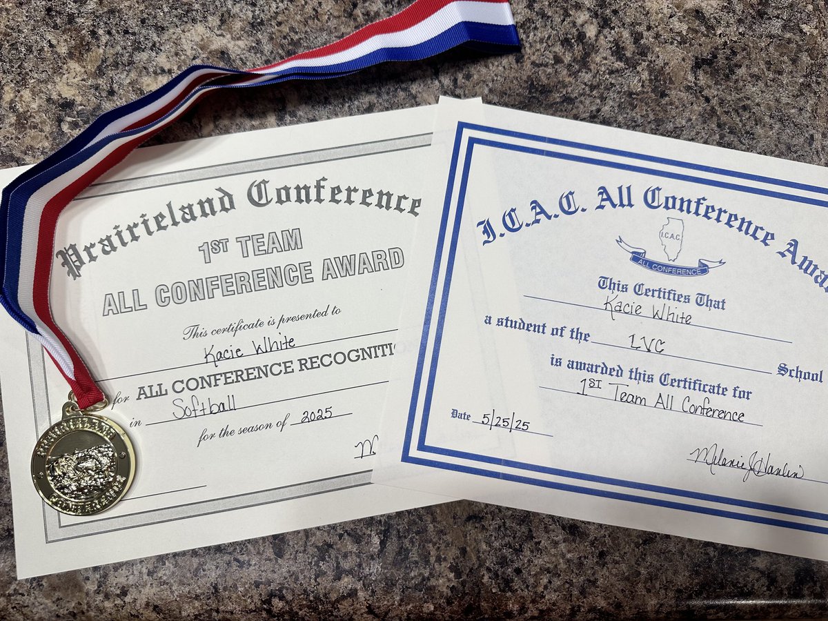 Flames08SB's tweet image. Congrats to Flames 08er Kacie White on her All Conference selections!