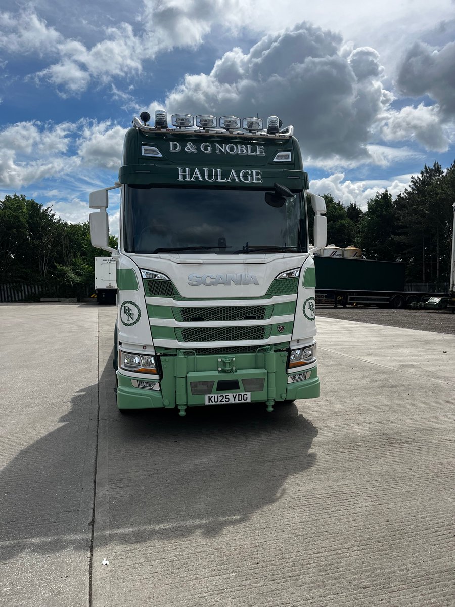 We can't think of a better way to end the week than our Area Sales Manager, Rob Vasey having the pleasure of handing over this beautifully finished Scania 560 R to D&amp;G Noble 🎉

#TruckEast #Scania #ScaniaUK #newreg #trucksofinstagram #trucking