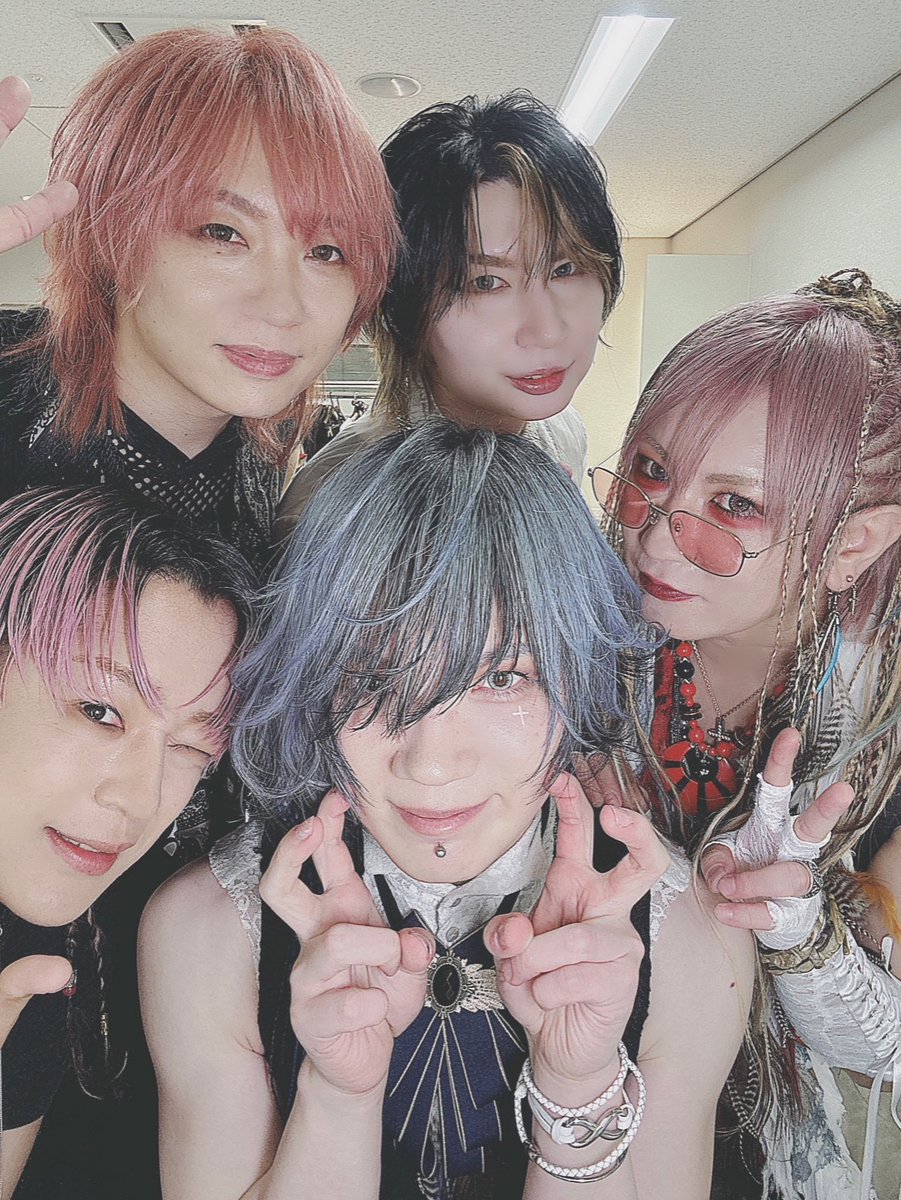 nao_Daizy's tweet photo. 「さよなら」じゃなくて「またね」

#5人の絆は永遠 
#いつ旅 
#DaizyStripper 
#DaizyStripper18th https://t.co/BRyfEhX8xp