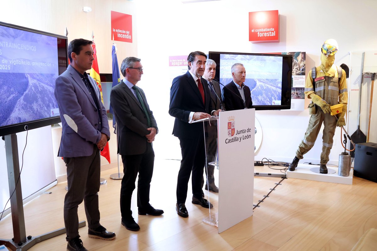 Junta de Castilla y León (@jcyl) on Twitter photo 🚒<a href="/jcyl/">Junta de Castilla y León</a> presenta el Operativo de vigilancia, prevención y extinción de incendios forestales 2025 en #CyL
Un total de 4.720 profesionales y más medios organizativos, tecnológicos y materiales para la Época de Peligro Alto👉12/06 - 12/10
<a href="/naturalezacyl/">Naturaleza Castilla y León</a>
comunicacion.jcyl.es/web/jcyl/Comun… 🚒<a href="/jcyl/">Junta de Castilla y León</a> presenta el Operativo de vigilancia, prevención y extinción de incendios forestales 2025 en #CyL
Un total de 4.720 profesionales y más medios organizativos, tecnológicos y materiales para la Época de Peligro Alto👉12/06 - 12/10
<a href="/naturalezacyl/">Naturaleza Castilla y León</a>
comunicacion.jcyl.es/web/jcyl/Comun…