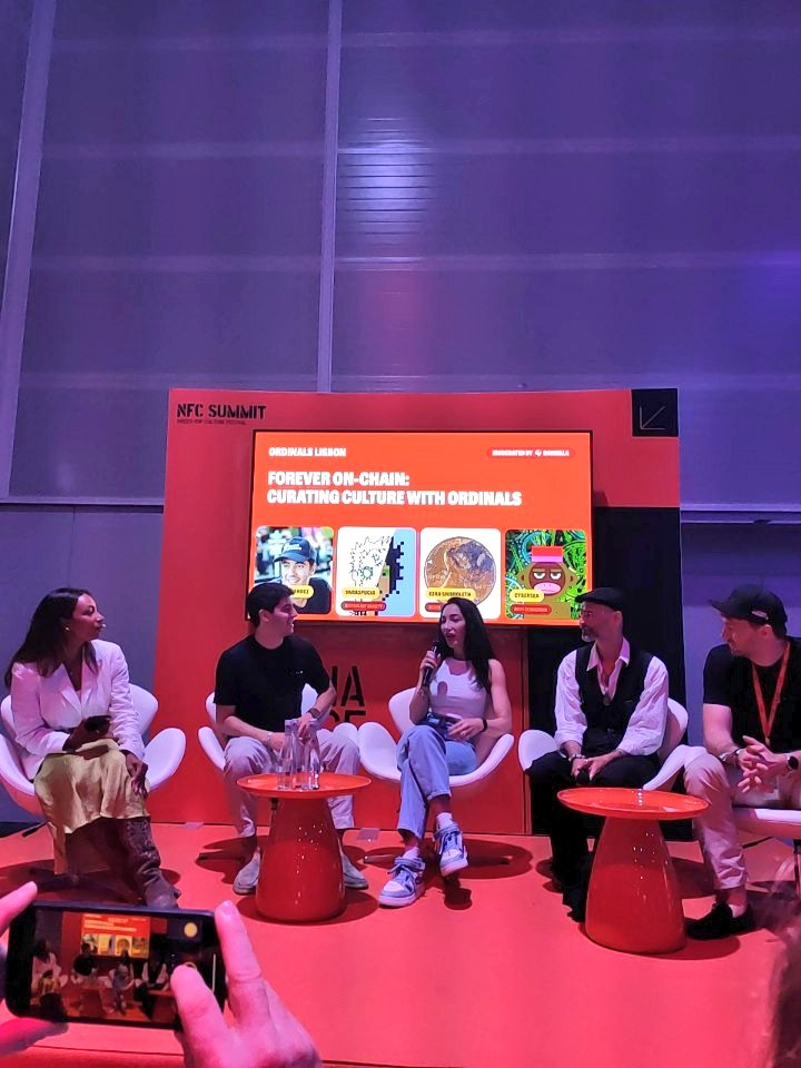 horomox's tweet image. Much appreciated this moment at @OrdinalsLisbon /@NFCsummit  with @DaniellaDigital @YaraChammaa @cptnsalami of @vivid_ordinals, @CyberSeaNFT;   and especially amazed to had an irl talk with @shibboleth88. 
Ordinals deserve more of this kind of curation and observation.
Especially…