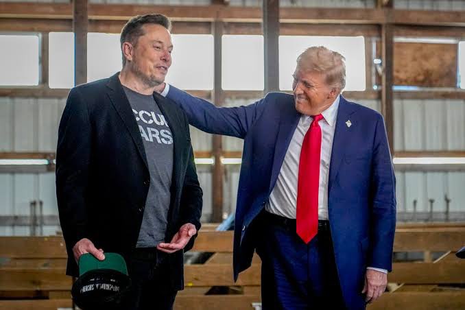 WHLeavitt's tweet image. Elon and Trump’s bond is rock-solid, backing each other up way before the election.
Want them to stay tight? 
Drop a ❤️ below!