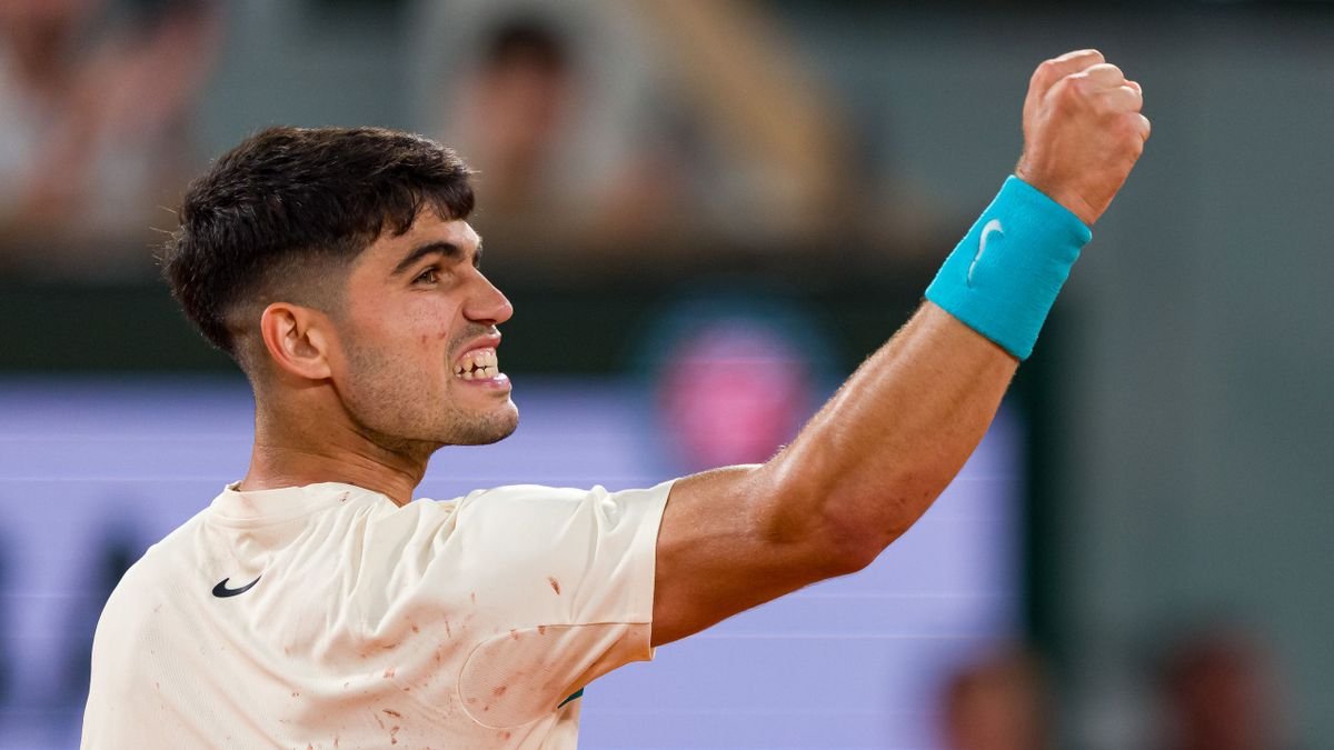 #DATO Roland Garros es...¡¡¡¡ESPAÑOLA!!!! 🇪🇸

Carlos Alcaraz se clasifica para la Final de Roland Garros tras el abandono de Musetti. 

Por ¡¡¡21ª vez!!! en 25 ediciones en el S.XXI un tenista ESPAÑOL llega a la Final de Roland Garros.