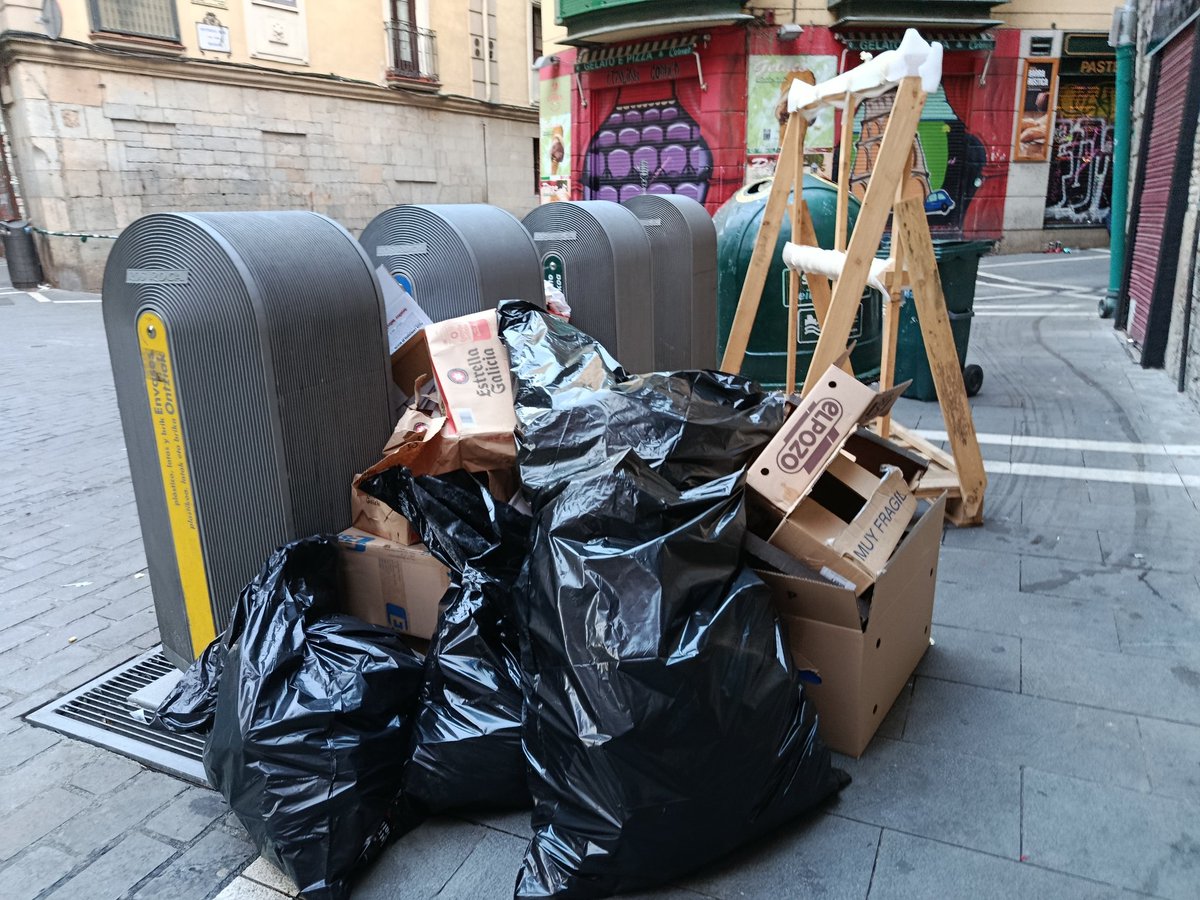 diegolasRL's tweet image. Algún día tiraremos la basura volando.....